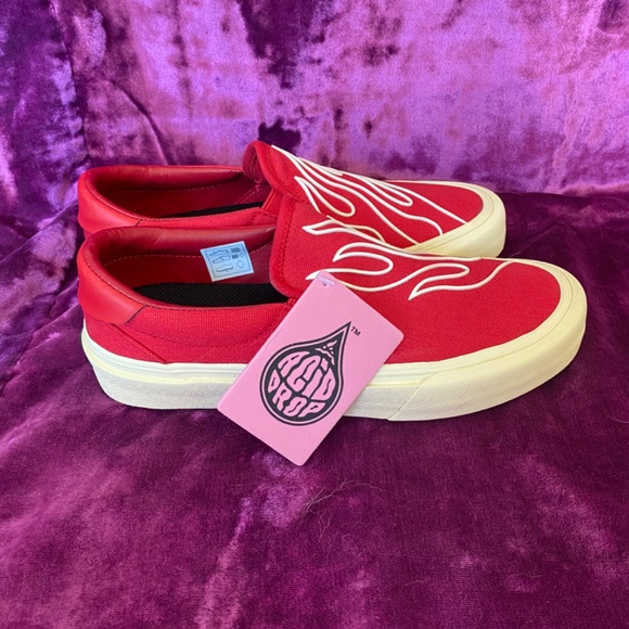STRAYE Ventura slip-on skate shoes in Red Fuego - Picture 7 of 10